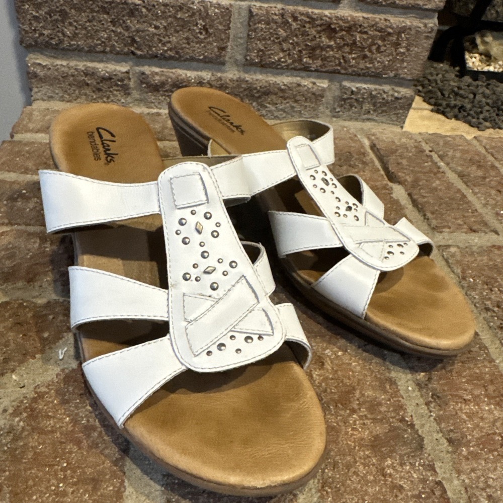 Clarks Bendables‎ Womens 8 White leather slip on block heel shoes #0003
